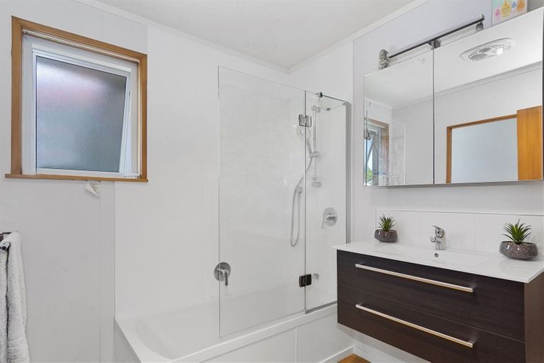Photo of property in 33 Percy Road, Papamoa Beach, Papamoa, 3118