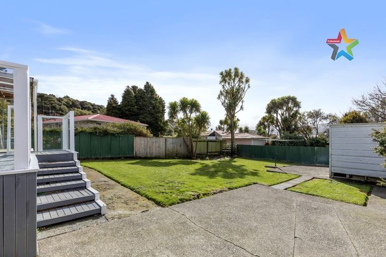 Photo of property in 54 Holland Street, Wainuiomata, Lower Hutt, 5014