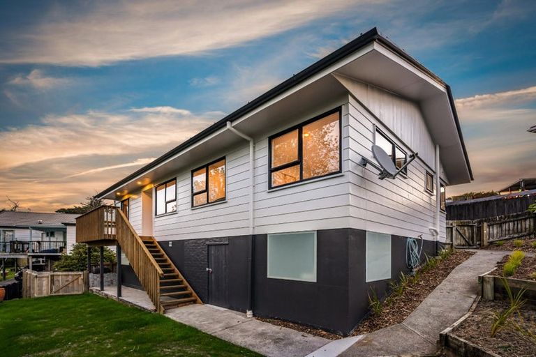 Photo of property in 14 Landsdale Place, Massey, Auckland, 0614
