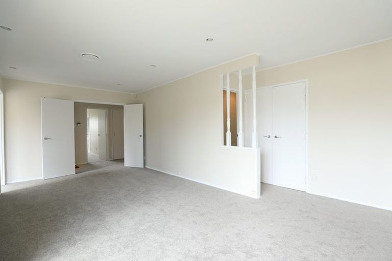 Photo of property in 118 Glenmore Road, Sunnyhills, Auckland, 2010