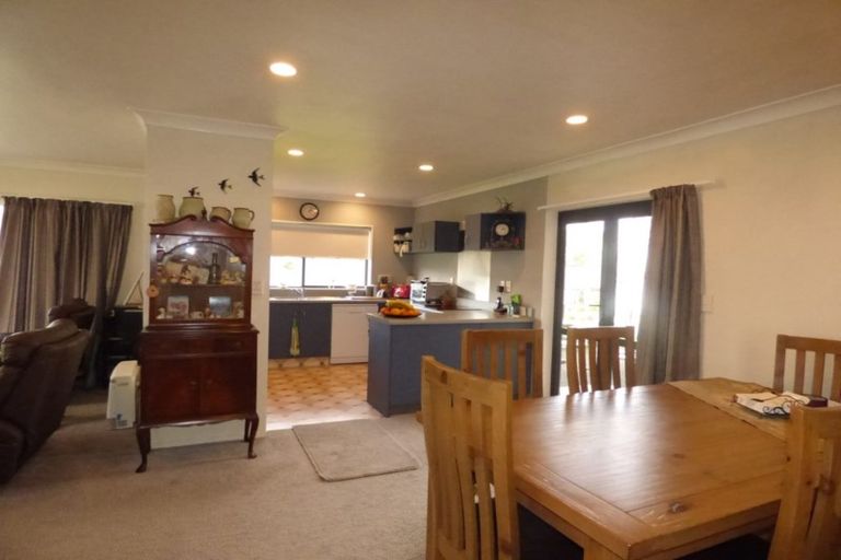 Photo of property in 14 Loveridge Place, Morrinsville, 3300