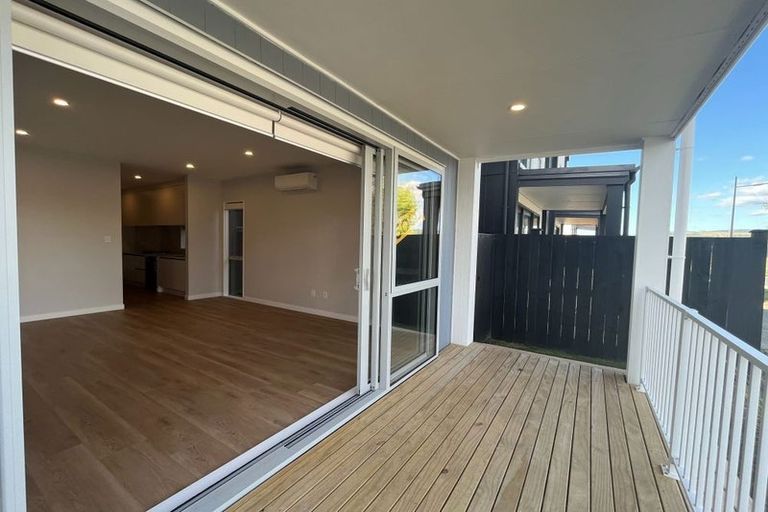 Photo of property in 13 Yellow Pear Lane, Karaka, 2578