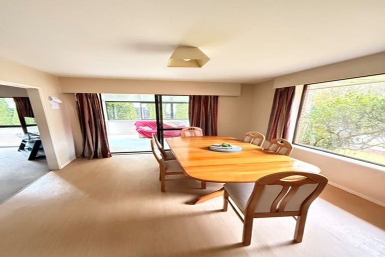 Photo of property in 15 Highland Place, Avonhead, Christchurch, 8042