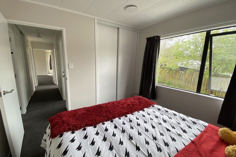 Photo of property in 3 Lowell Place, Massey, Auckland, 0614