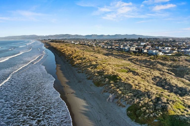 Photo of property in 12 Sandalwood Place, Waimairi Beach, Christchurch, 8083