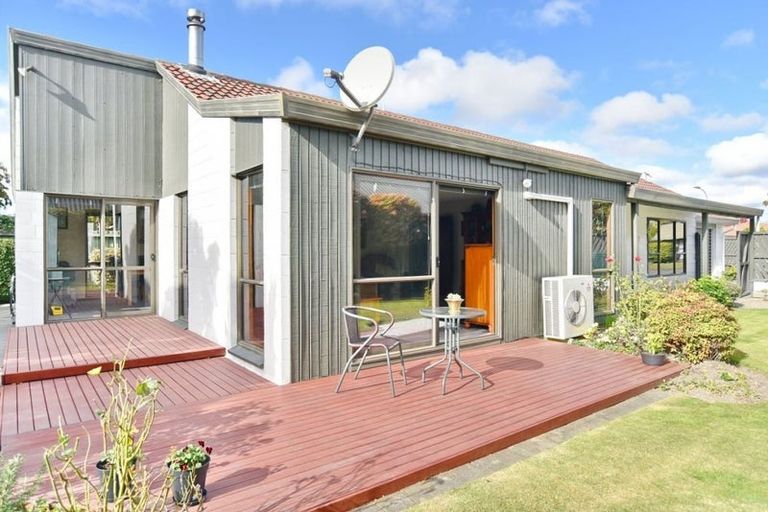 Photo of property in 72 Sarabande Avenue, Redwood, Christchurch, 8051