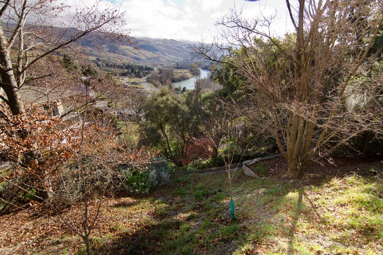 Photo of property in 8 Edinburgh Street, Roxburgh, 9500