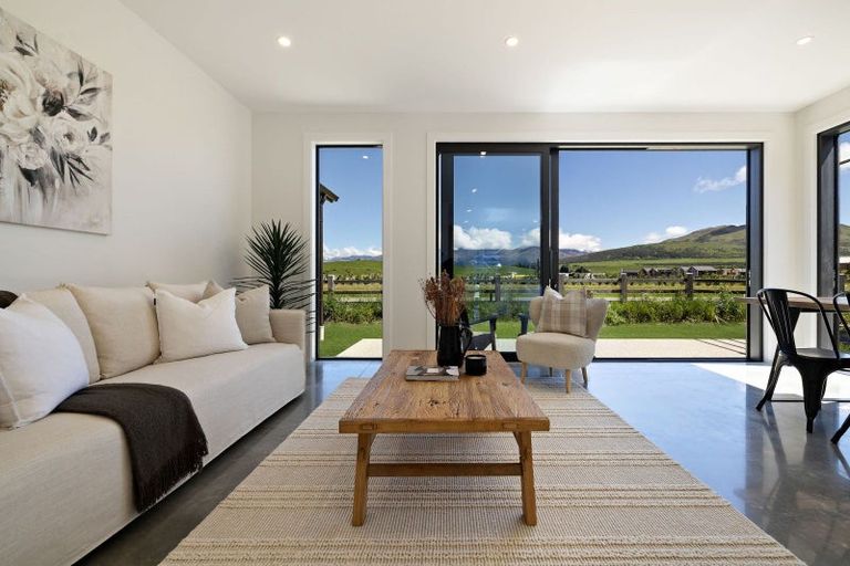 Photo of property in 24 Taurus Lane, Jacks Point, 9371