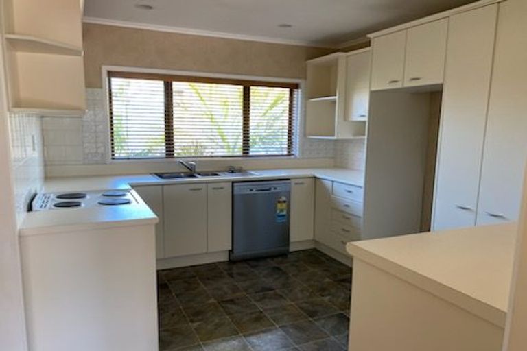 Photo of property in 11 Waller Avenue, Bucklands Beach, Auckland, 2012