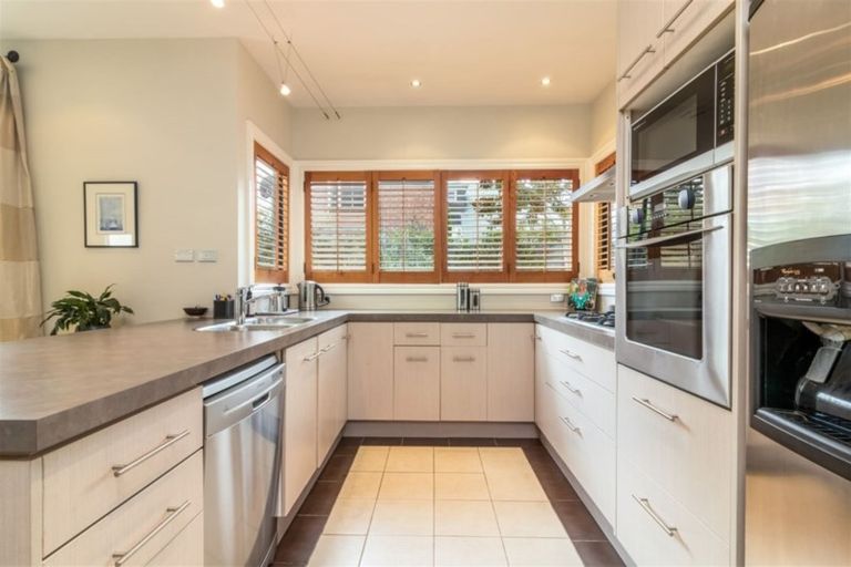 Photo of property in 57 Hawkesbury Avenue, St Albans, Christchurch, 8014