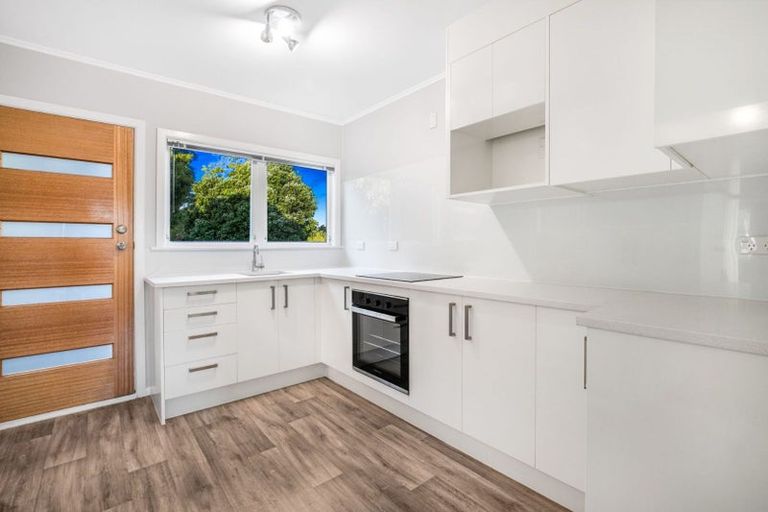 Photo of property in 5 Rondorlyn Place, Manurewa, Auckland, 2102