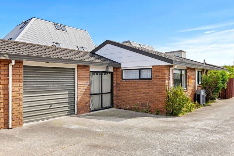 Photo of property in 96a Picton Avenue, Riccarton, Christchurch, 8011