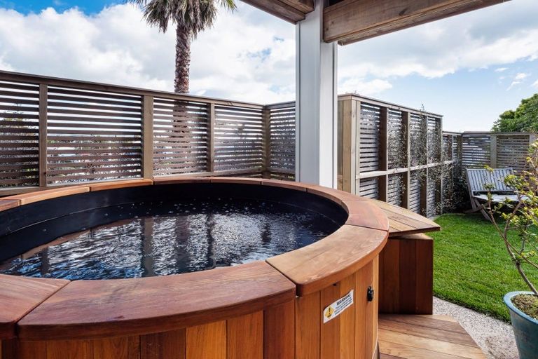 Photo of property in 153 Karewa Parade, Papamoa Beach, Papamoa, 3118