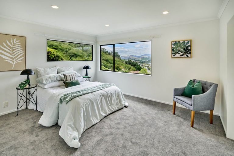Photo of property in 5 Bishops Glen, Tawa, Wellington, 5028