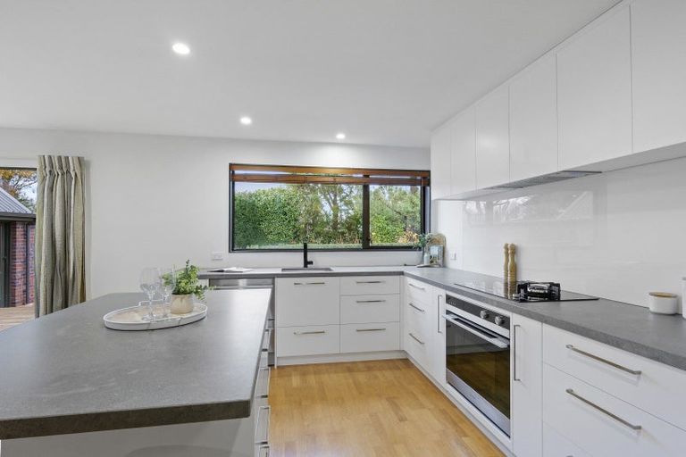 Photo of property in 86a Memorial Avenue, Ilam, Christchurch, 8053