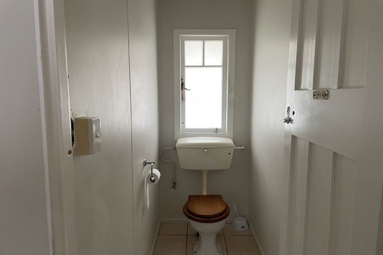 Photo of property in 56 Old Wairoa Road, Papakura, 2110