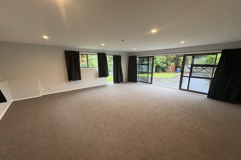 Photo of property in 1 Hellyers Street, Birkdale, Auckland, 0626