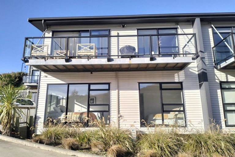 Photo of property in 4 William Earp Place, Tawa, Wellington, 5028