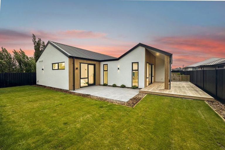Photo of property in 16 Elsie Lange Way, Casebrook, Christchurch, 8051