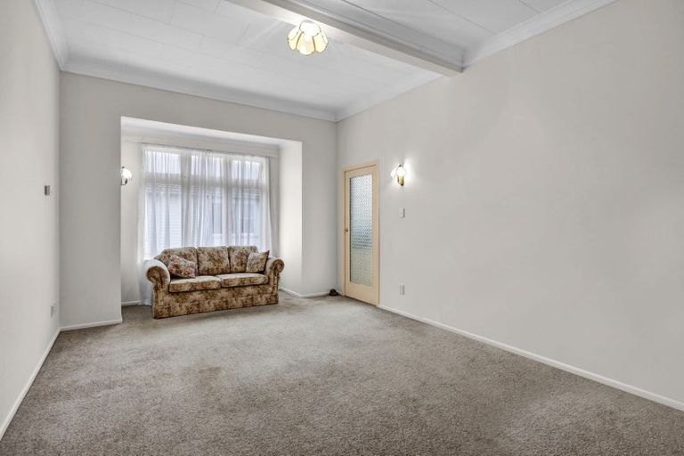 Photo of property in 10 Morrissey Street, Hawera, 4610