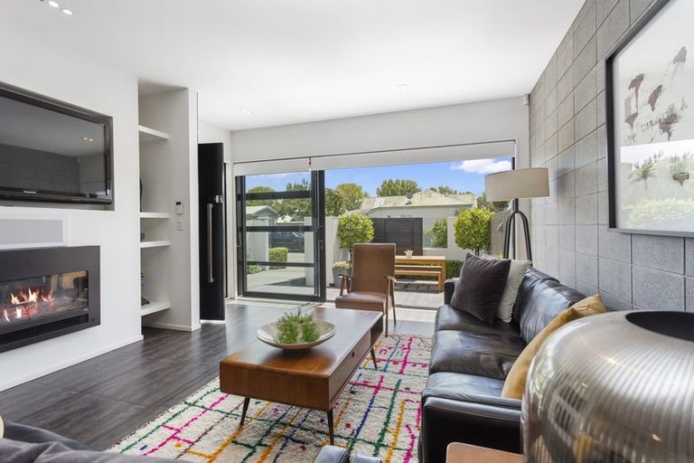 Photo of property in 154 Holly Road, St Albans, Christchurch, 8014