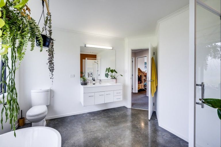 Photo of property in 174 Eskridge Drive, Eskdale, Napier, 4182