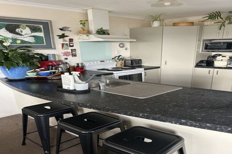 Photo of property in 4 Kekerenga Street, Strathmore Park, Wellington, 6022