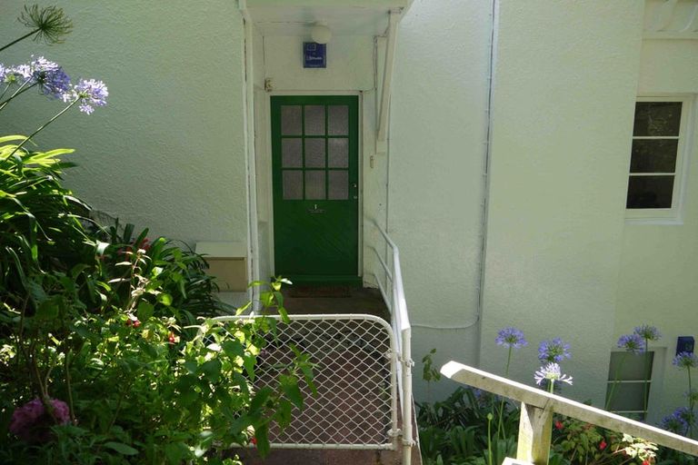 Photo of property in 1f1 San Sebastian Road, Kelburn, Wellington, 6012