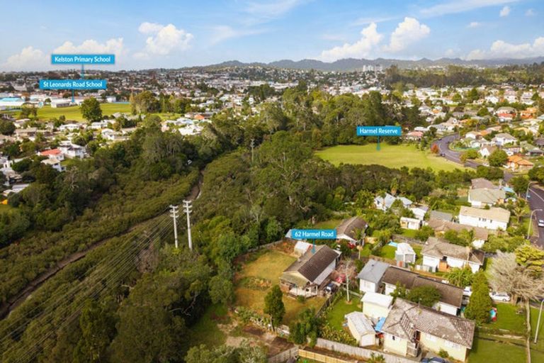 Photo of property in 62 Harmel Road, Glendene, Auckland, 0602