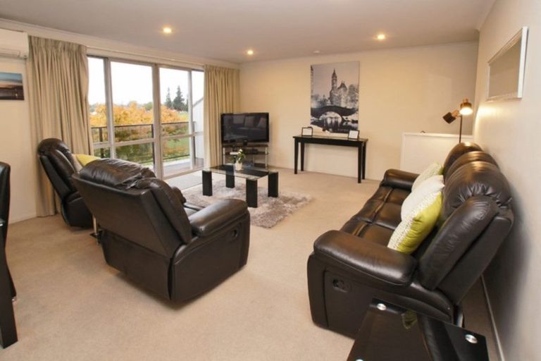 Photo of property in 10/6u Page Place, Hamilton East, Hamilton, 3216