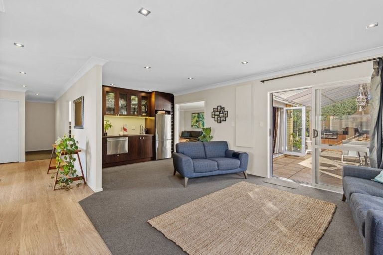 Photo of property in 16 Chippewa Place, Conifer Grove, Takanini, 2112