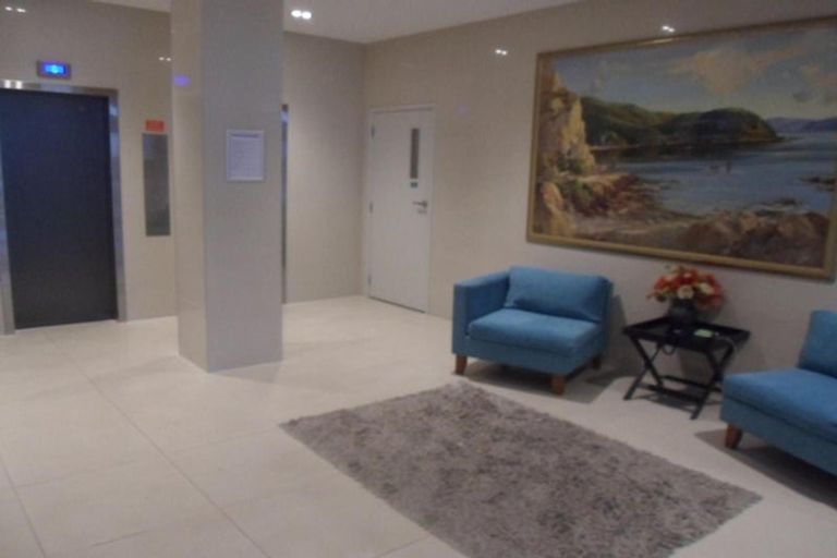 Photo of property in Jerningham Apartments, 20 Oriental Terrace, Oriental Bay, Wellington, 6011