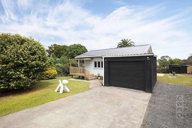 Photo of property in 16 Great North Road, Riverhead, 0820