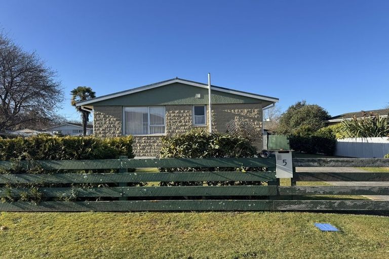 Photo of property in 5 Hillary Street, Waimate, 7924