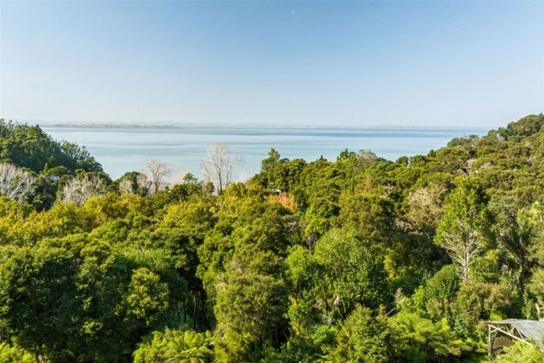 Photo of property in 708b South Titirangi Road, Titirangi, Auckland, 0604