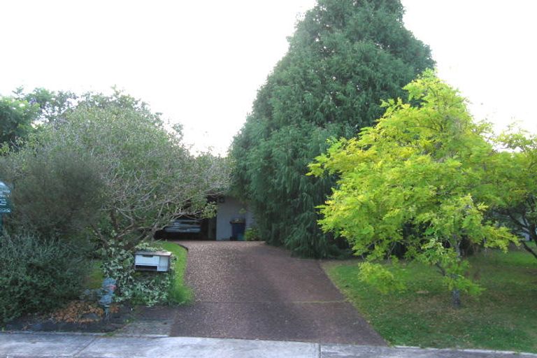 Photo of property in 11 Matanui Street, Northcote, Auckland, 0627