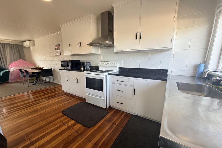 Photo of property in 2/204a Park Road South, Akina, Hastings, 4122