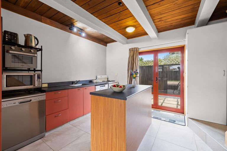 Photo of property in 100 Grafton Street, Waltham, Christchurch, 8011