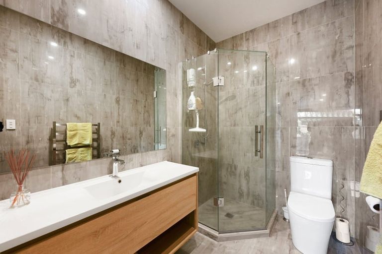 Photo of property in 3b Lake Domain Drive, Frankton, Hamilton, 3204