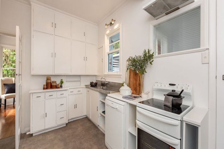 Photo of property in 42 Gloucester Street, Wilton, Wellington, 6012