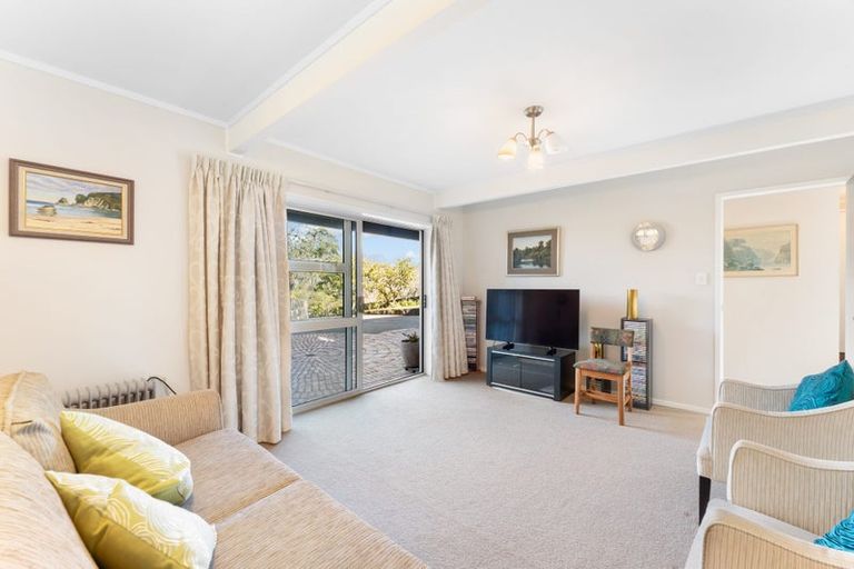 Photo of property in 19 Trinidad Road, Sunnynook, Auckland, 0620
