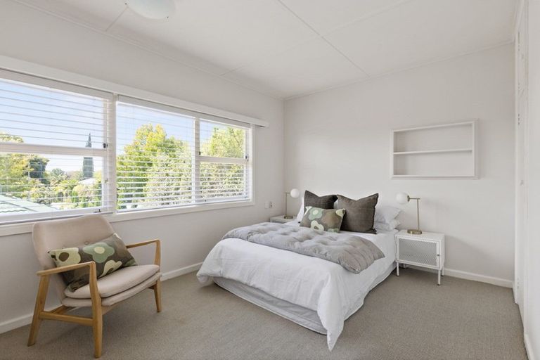 Photo of property in 16 Simla Avenue, Havelock North, 4130