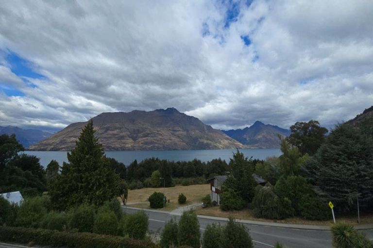 Photo of property in Arno Apartment, 11/8 Mckerrow Place, Sunshine Bay, Queenstown, 9300