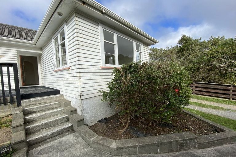 Photo of property in 158f1 Newlands Road, Newlands, Wellington, 6037