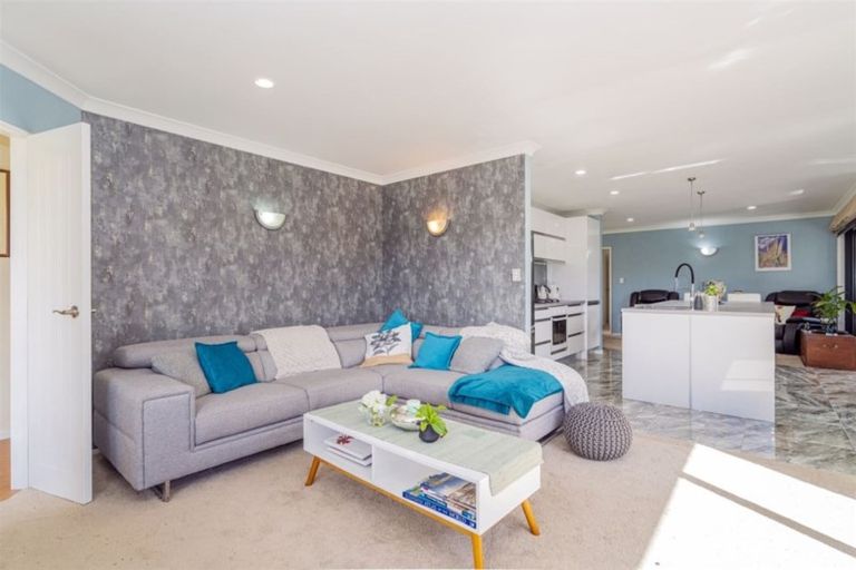 Photo of property in 4 Oribi Place, Whitianga, 3510