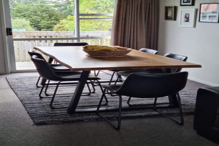Photo of property in 23 Luckens Road, West Harbour, Auckland, 0618