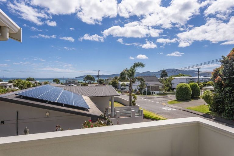 Photo of property in 12 Rua Road, Paraparaumu Beach, Paraparaumu, 5032