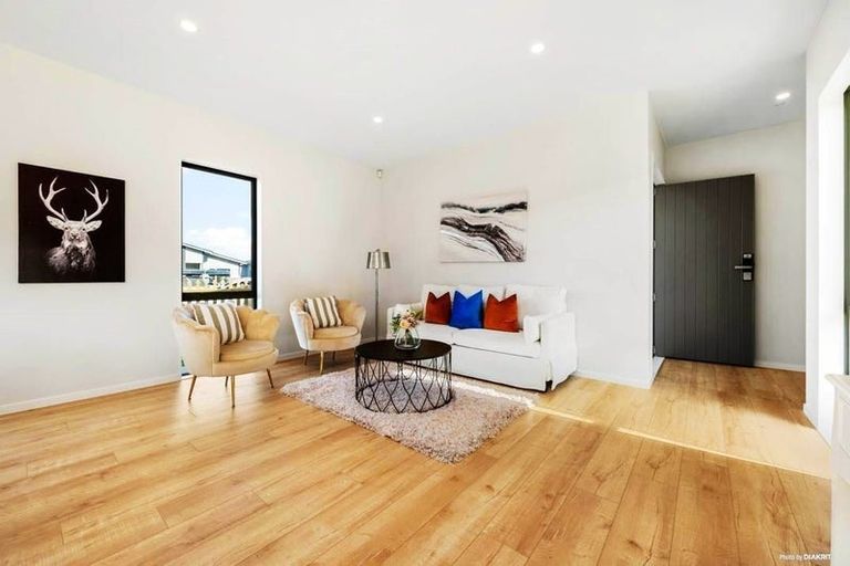 Photo of property in 1 Creswell Lane, Papakura, 2110