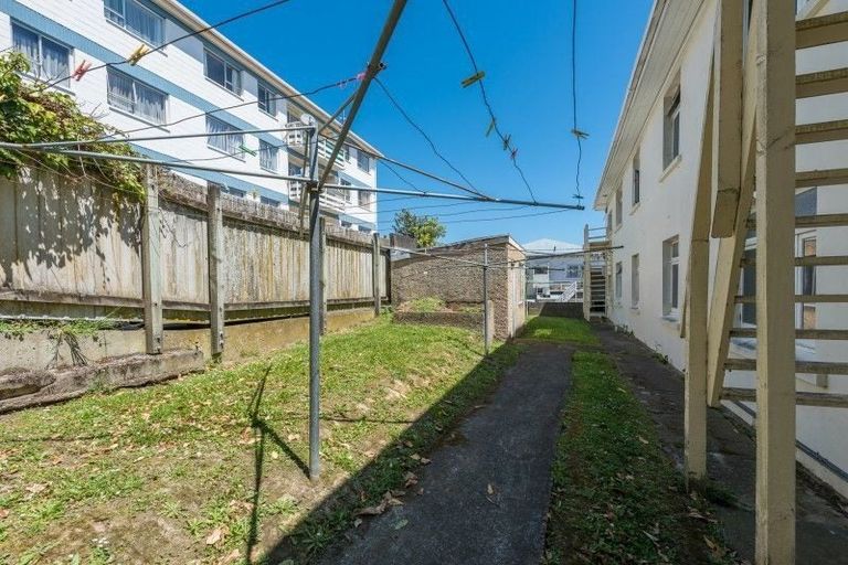 Photo of property in 51a Majoribanks Street, Mount Victoria, Wellington, 6011