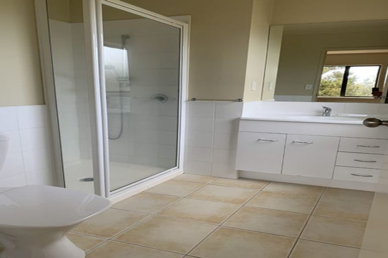 Photo of property in 12 Catrina Avenue, Birkenhead, Auckland, 0626